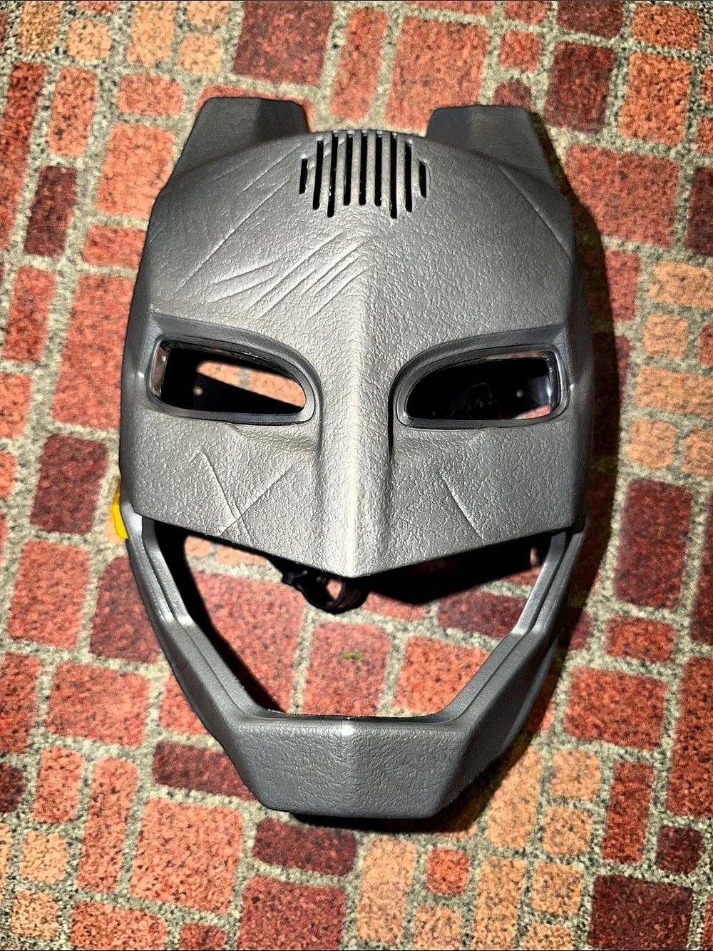 Mattel Batman v Superman Dawn of Justice Voice-Changer Costume Helmet